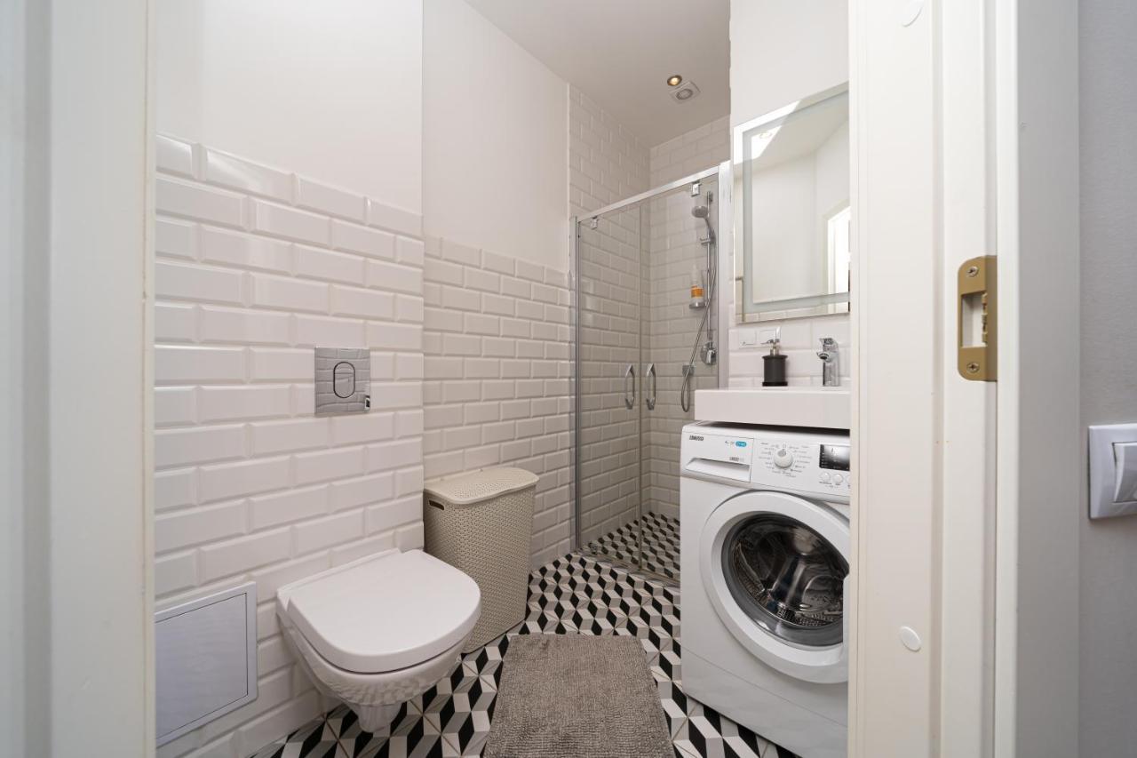 Stylish Studio Close To City Center, Cafes & Parks & Local Dining 里加 外观 照片